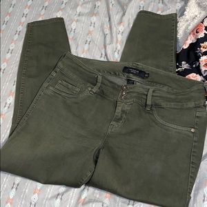 Torrid ankle jeans 🖤